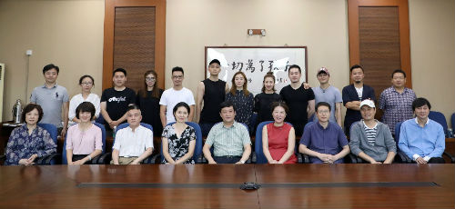 中國(guó)兒藝《小蝴蝶的媽媽在哪里？》劇組合影