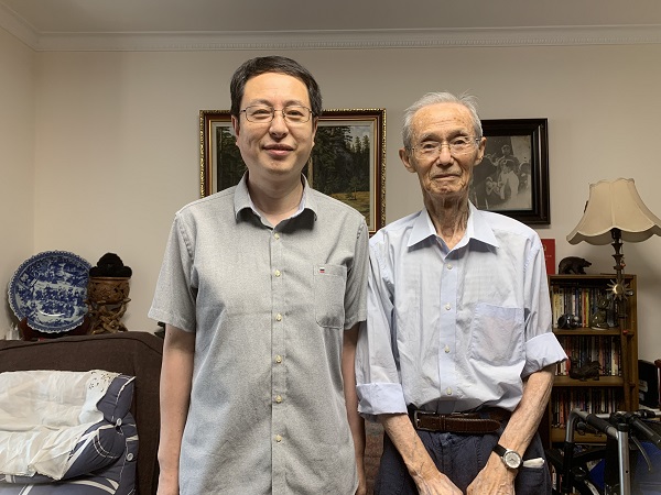 圖四（楊帆書記看望老黨委書記吳隆章同志）.jpg