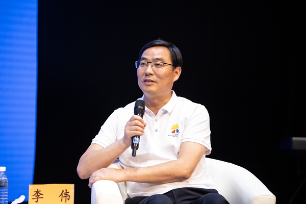 李偉.jpg