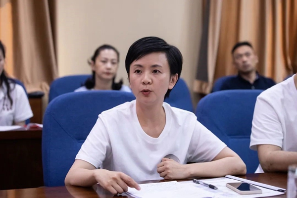 《燈火》編劇杜薇發(fā)言.jpg