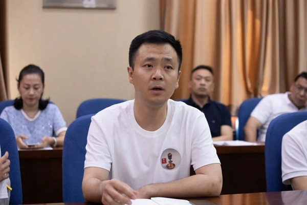 《燈火》導(dǎo)演馬彥偉發(fā)言.jpg